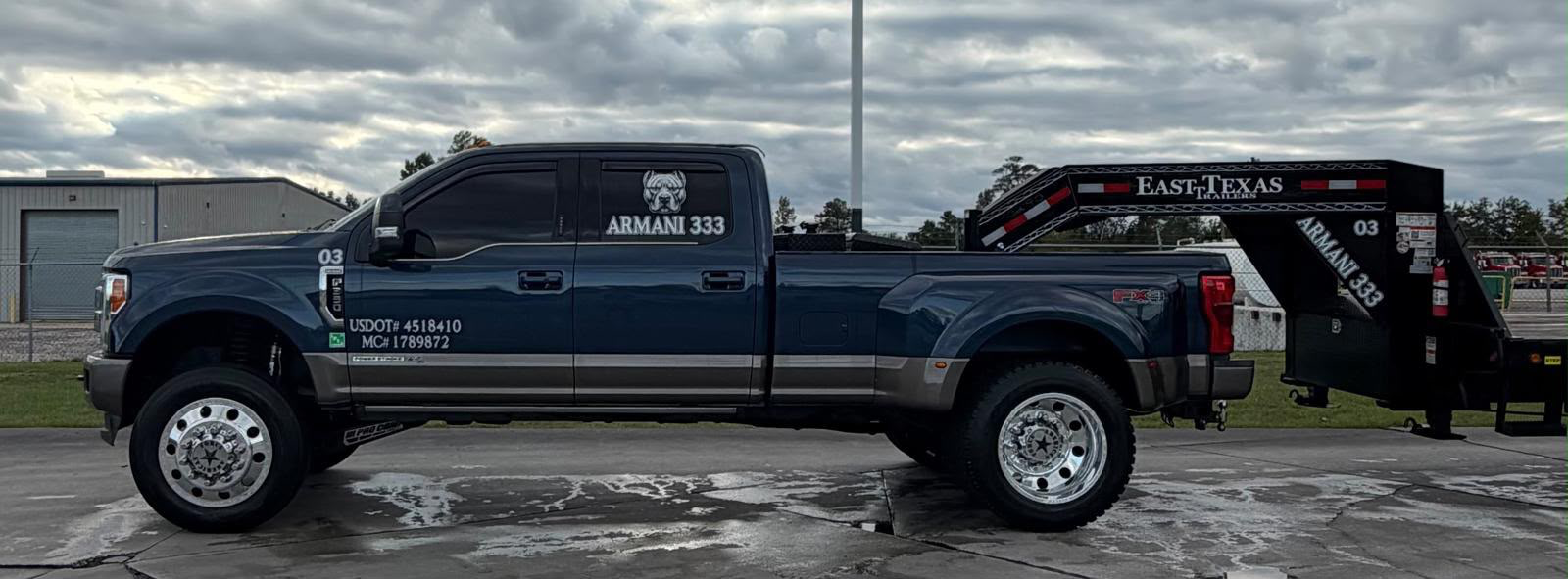 Ford Super Duty dually · East Texas gooseneck